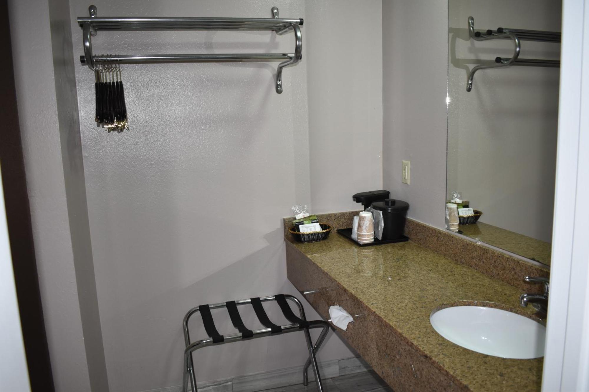 The Heritage Inn, Inc Huntingdon Екстериор снимка
