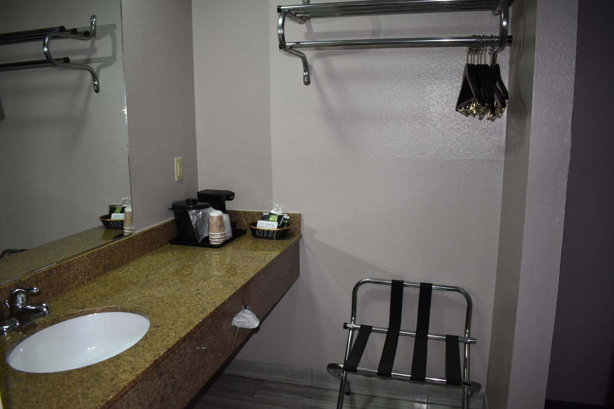 The Heritage Inn, Inc Huntingdon Екстериор снимка